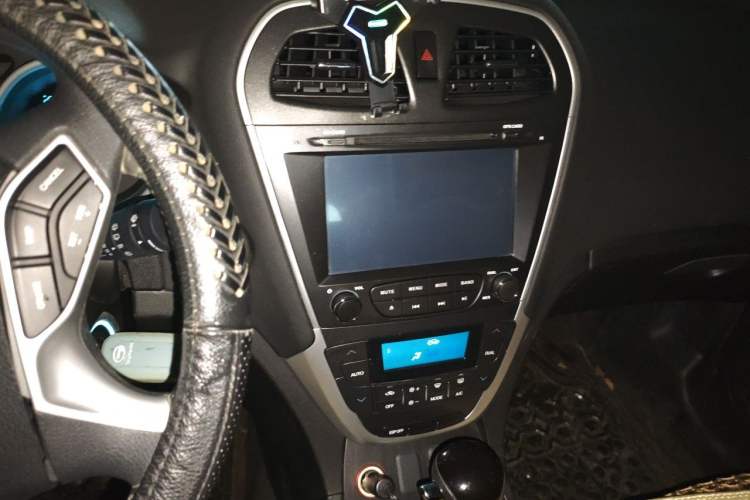Used GAC Trumpchi GS5 2014 2.0L Automatic Two-Wheel Drive Deluxe Edition Audio And AC Panel