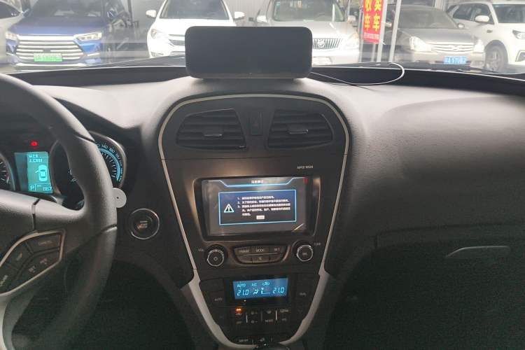 Used GAC Trumpchi GS5 2014 2.0L Automatic Two-Wheel Drive Anniversary Value Edition Audio And AC Panel