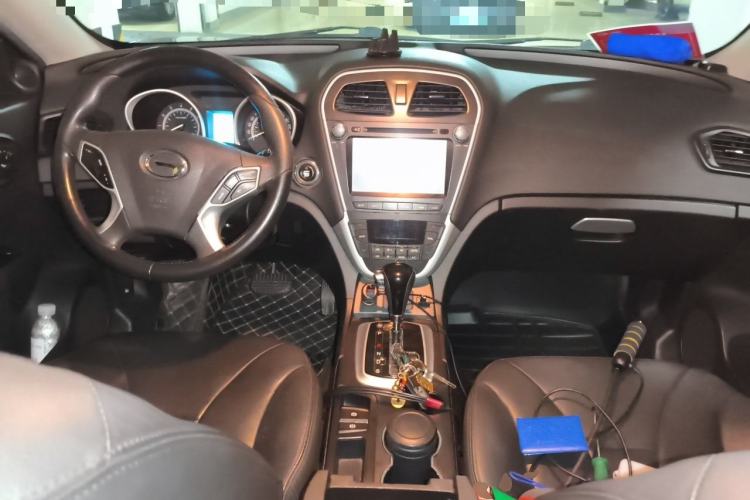 Used GAC Trumpchi GS5 2014 2.0L Automatic Two-Wheel Drive Anniversary Value Edition Center Console
