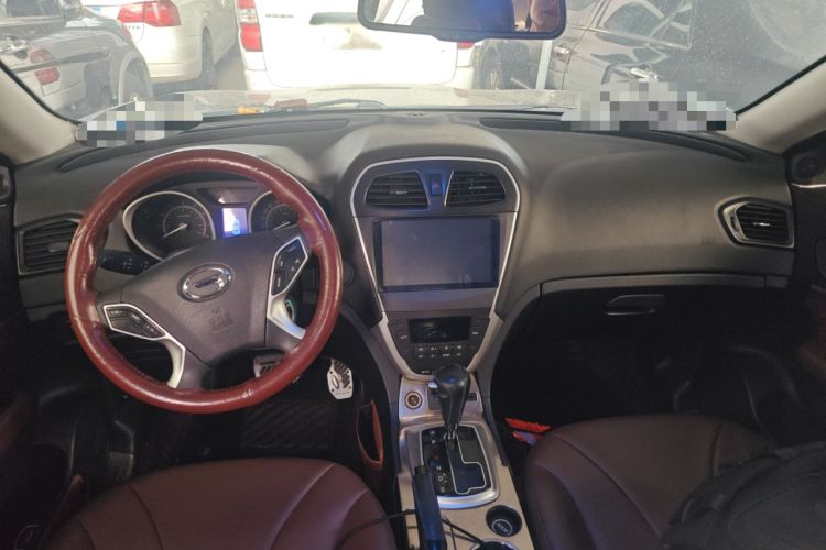 Used GAC Trumpchi GS5 2014 2.0L Automatic Two-Wheel Drive Deluxe Edition Center Console