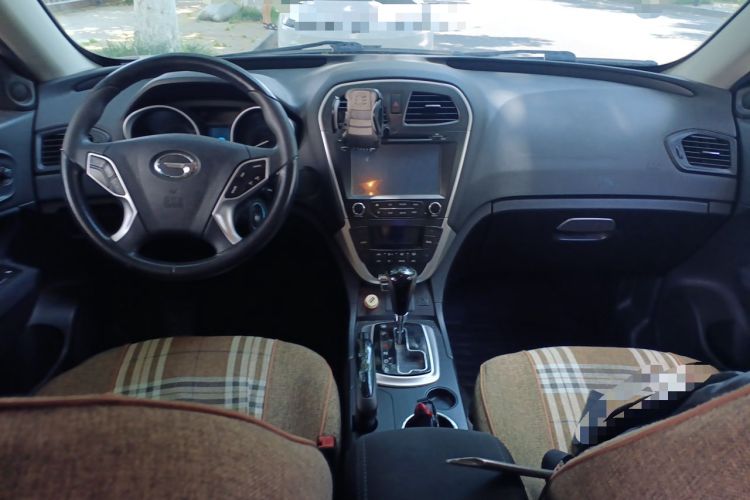 Used GAC Trumpchi GS5 2014 1.8T Automatic Two-Wheel Drive Supreme Edition Center Console