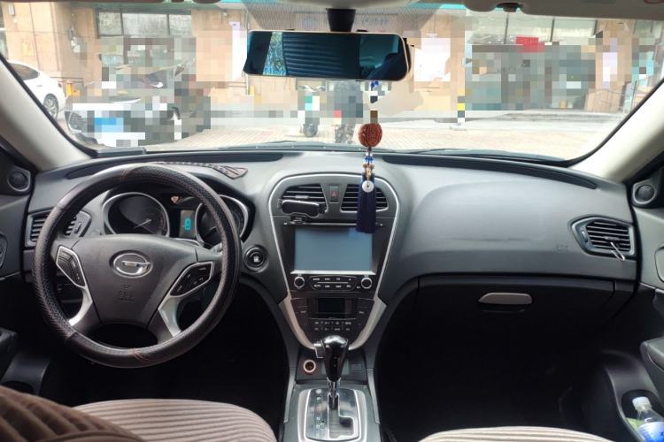 Used GAC Trumpchi GS5 2014 2.0L Automatic Two-Wheel Drive Anniversary Value Edition Center Console