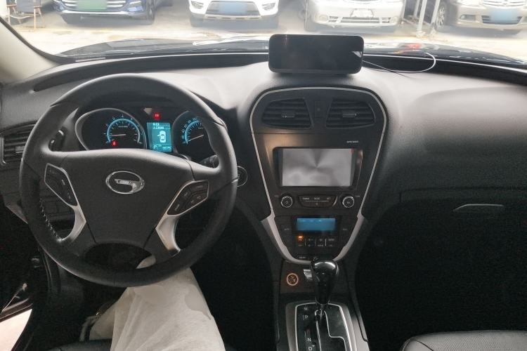 Used GAC Trumpchi GS5 2014 2.0L Automatic Two-Wheel Drive Anniversary Value Edition Center Console