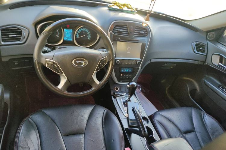 Used GAC Trumpchi GS5 2014 2.0L Automatic Two-Wheel Drive Deluxe Edition Center Console