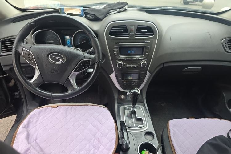 Used GAC Trumpchi GS5 2014 2.0L Automatic Two-Wheel Drive Deluxe Edition Center Console