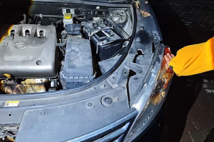 Used GAC Trumpchi GS5 2014 2.0L Automatic Two-Wheel Drive Deluxe Edition Engine Bay Left