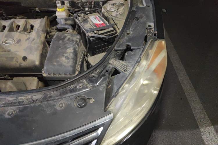 Used GAC Trumpchi GS5 2014 2.0L Automatic Two-Wheel Drive Deluxe Edition Engine Bay Left