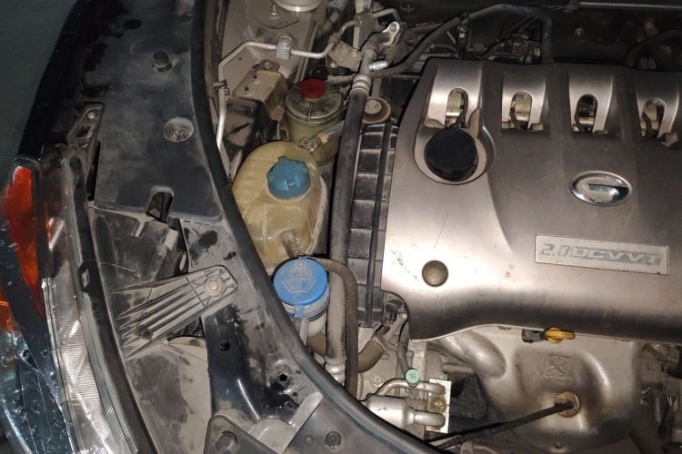 Used GAC Trumpchi GS5 2014 2.0L Automatic Two-Wheel Drive Deluxe Edition Engine Bay Right