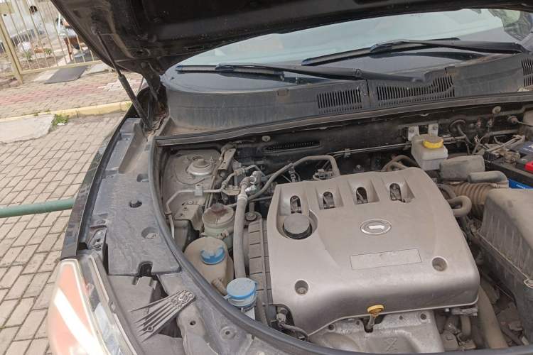 Used GAC Trumpchi GS5 2014 2.0L Automatic Two-Wheel Drive Deluxe Edition Engine Bay Right