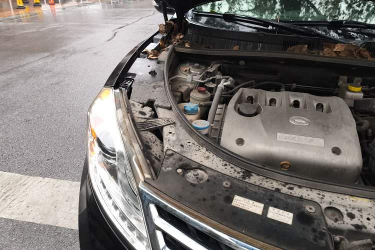 Used GAC Trumpchi GS5 2014 2.0L Automatic Two-Wheel Drive Deluxe Edition Engine Bay Right
