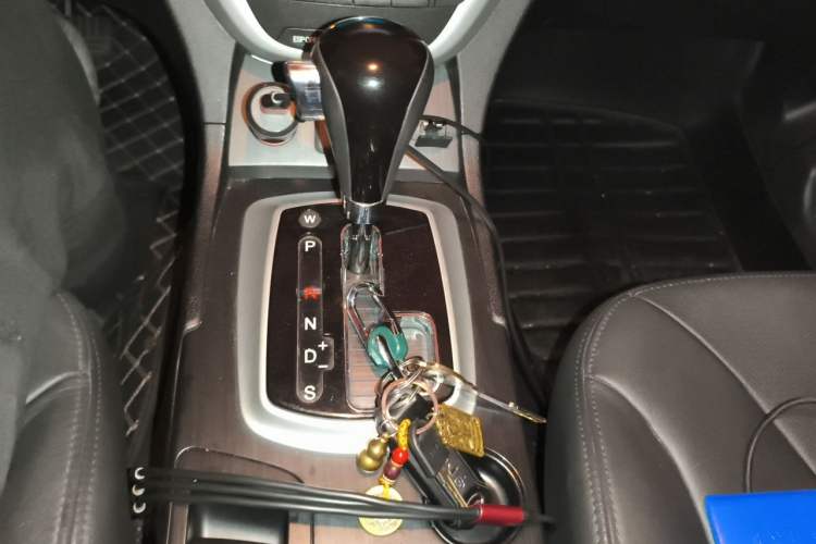 Used GAC Trumpchi GS5 2014 2.0L Automatic Two-Wheel Drive Anniversary Value Edition Gear Lever