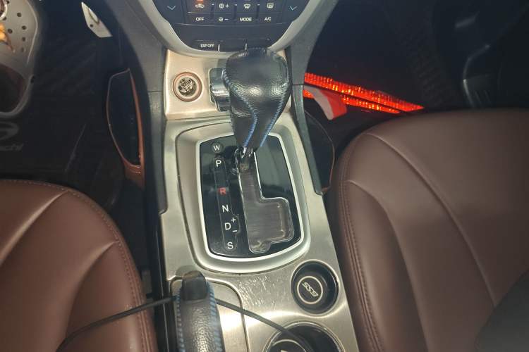 Used GAC Trumpchi GS5 2014 2.0L Automatic Two-Wheel Drive Deluxe Edition Gear Lever