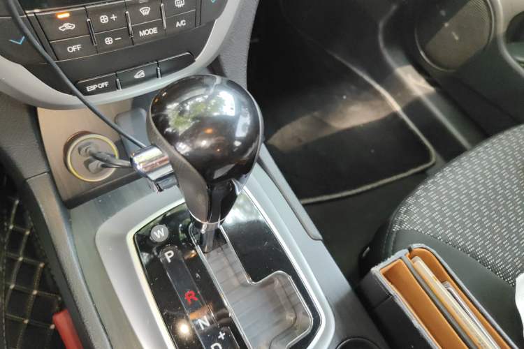 Used GAC Trumpchi GS5 2014 1.8T Automatic Two-Wheel Drive Supreme Edition Gear Lever