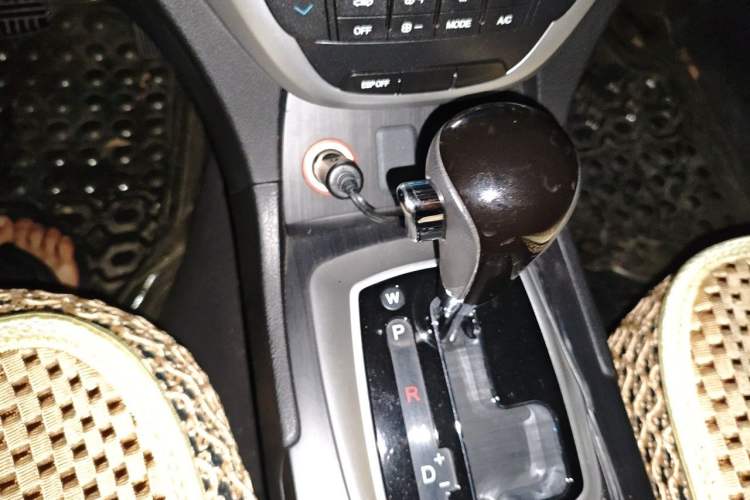 Used GAC Trumpchi GS5 2014 2.0L Automatic Two-Wheel Drive Deluxe Edition Gear Lever