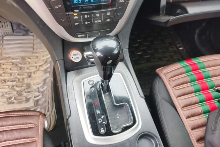 Used GAC Trumpchi GS5 2014 2.0L Automatic Two-Wheel Drive Deluxe Edition Gear Lever