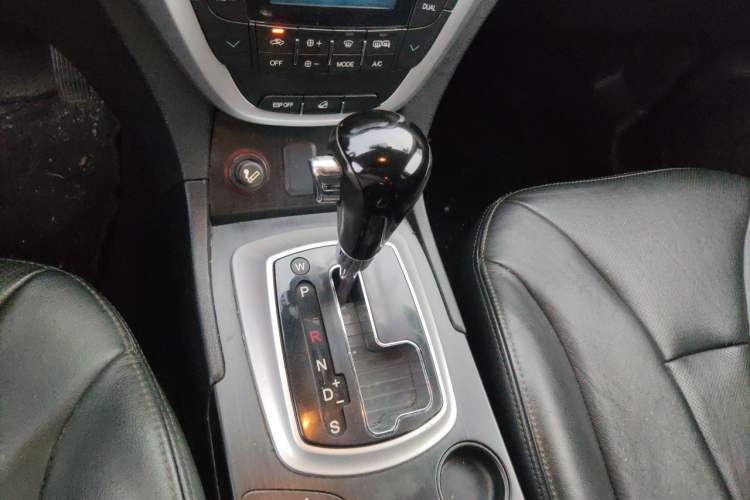 Used GAC Trumpchi GS5 2014 2.0L Automatic Two-Wheel Drive Anniversary Value Edition Gear Lever