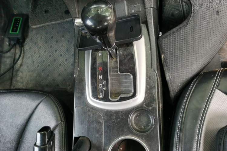 Used GAC Trumpchi GS5 2014 2.0L Automatic Two-Wheel Drive Deluxe Edition Gear Lever