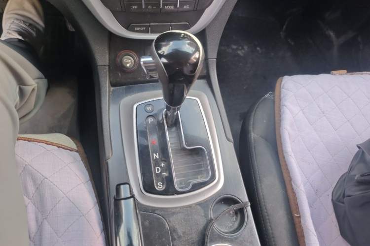 Used GAC Trumpchi GS5 2014 2.0L Automatic Two-Wheel Drive Deluxe Edition Gear Lever