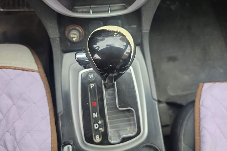 Used GAC Trumpchi GS5 2014 2.0L Automatic Two-Wheel Drive Deluxe Edition Gear Lever