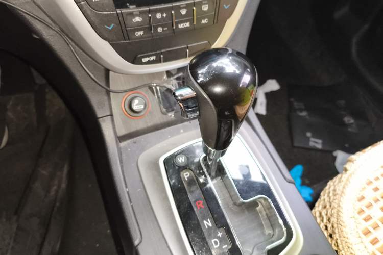 Used GAC Trumpchi GS5 2014 2.0L Automatic Two-Wheel Drive Deluxe Edition Gear Lever