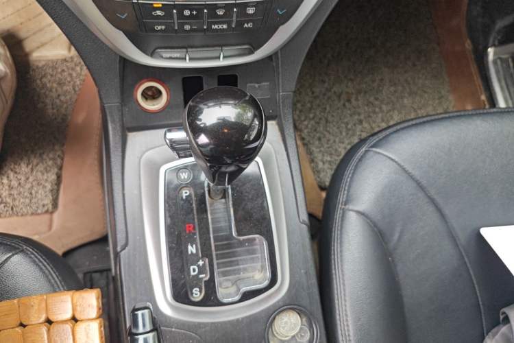 Used GAC Trumpchi GS5 2014 2.0L Automatic Two-Wheel Drive Deluxe Edition Gear Lever