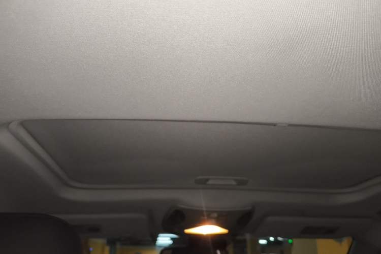 Used GAC Trumpchi GS5 2014 2.0L Automatic Two-Wheel Drive Anniversary Value Edition Headliner