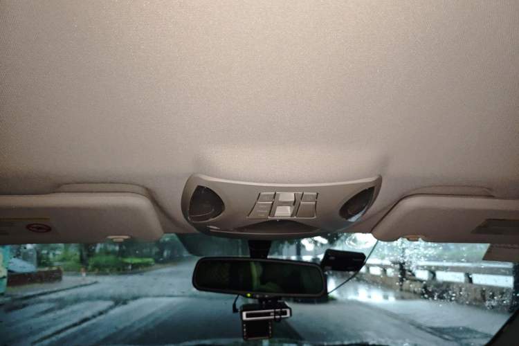 Used GAC Trumpchi GS5 2014 2.0L Automatic Two-Wheel Drive Deluxe Edition Headliner
