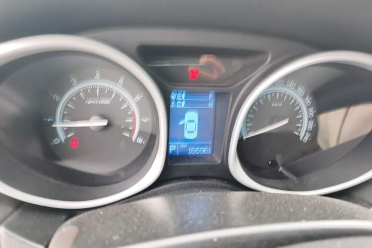Used GAC Trumpchi GS5 2014 2.0L Automatic Two-Wheel Drive Deluxe Edition Instrument Cluster