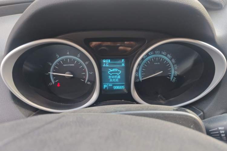 Used GAC Trumpchi GS5 2014 2.0L Automatic Two-Wheel Drive Deluxe Edition Instrument Cluster