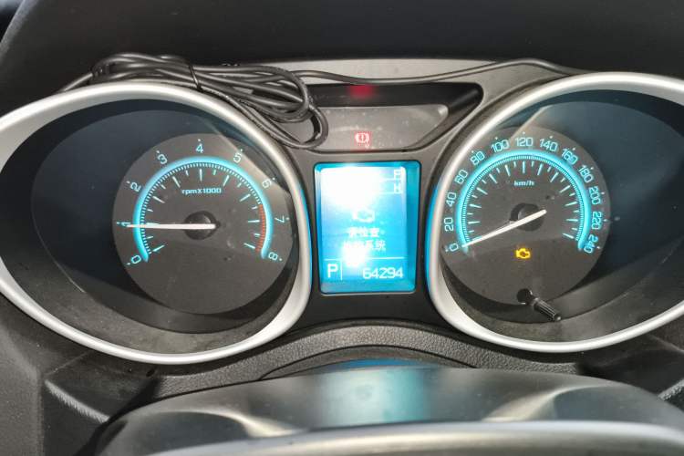 Used GAC Trumpchi GS5 2014 2.0L Automatic Two-Wheel Drive Deluxe Edition Instrument Cluster