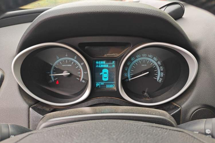 Used GAC Trumpchi GS5 2014 2.0L Automatic Two-Wheel Drive Deluxe Edition Instrument Cluster