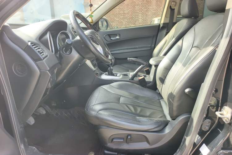Used GAC Trumpchi GS5 2014 2.0L Manual Two-Wheel Drive Anniversary Value Edition Interior 1