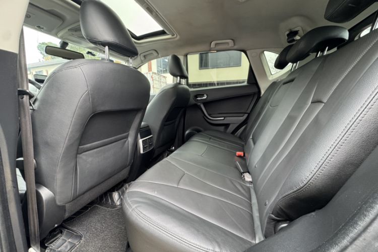 Used GAC Trumpchi GS5 2014 2.0L Automatic Two-Wheel Drive Anniversary Value Edition Interior 2