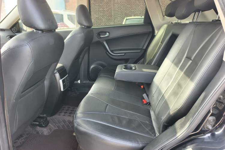 Used GAC Trumpchi GS5 2014 2.0L Manual Two-Wheel Drive Anniversary Value Edition Interior 2
