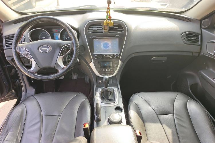 Used GAC Trumpchi GS5 2014 2.0L Manual Two-Wheel Drive Anniversary Value Edition Interior 3