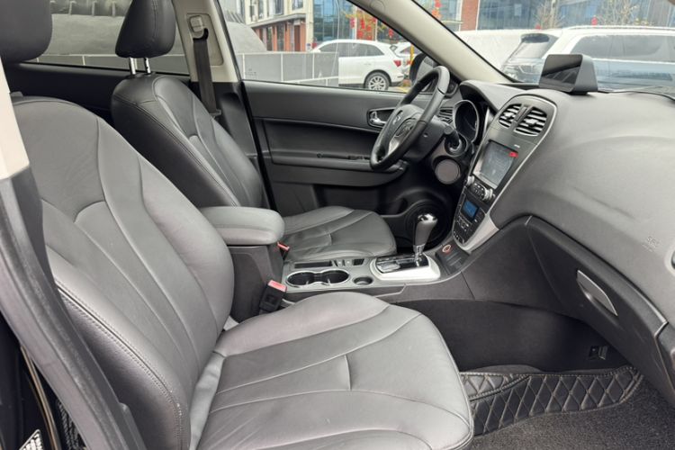 Used GAC Trumpchi GS5 2014 2.0L Automatic Two-Wheel Drive Anniversary Value Edition Interior 4