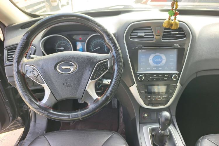 Used GAC Trumpchi GS5 2014 2.0L Manual Two-Wheel Drive Anniversary Value Edition Interior 5