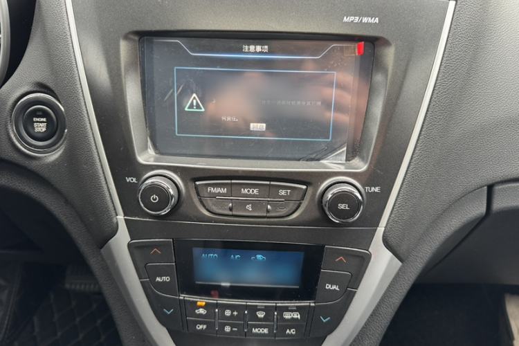 Used GAC Trumpchi GS5 2014 2.0L Automatic Two-Wheel Drive Anniversary Value Edition Interior 7