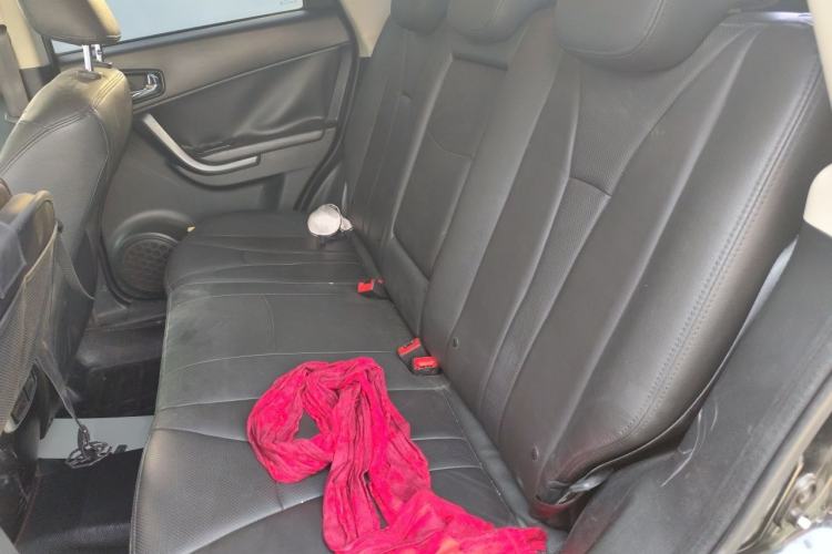 Used GAC Trumpchi GS5 2014 2.0L Automatic Two-Wheel Drive Anniversary Value Edition Left Rear Seat