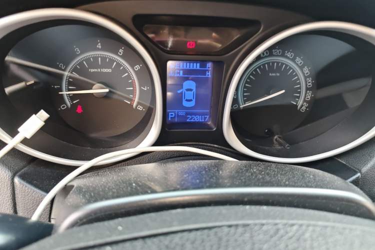 Used GAC Trumpchi GS5 2014 2.0L Automatic Two-Wheel Drive Deluxe Edition Odometer Close Up