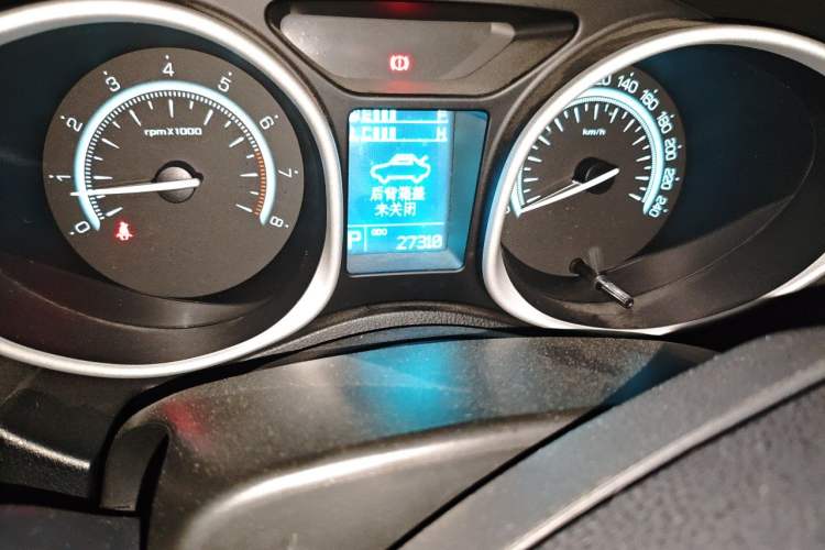 Used GAC Trumpchi GS5 2014 2.0L Automatic Two-Wheel Drive Deluxe Edition Odometer Close Up