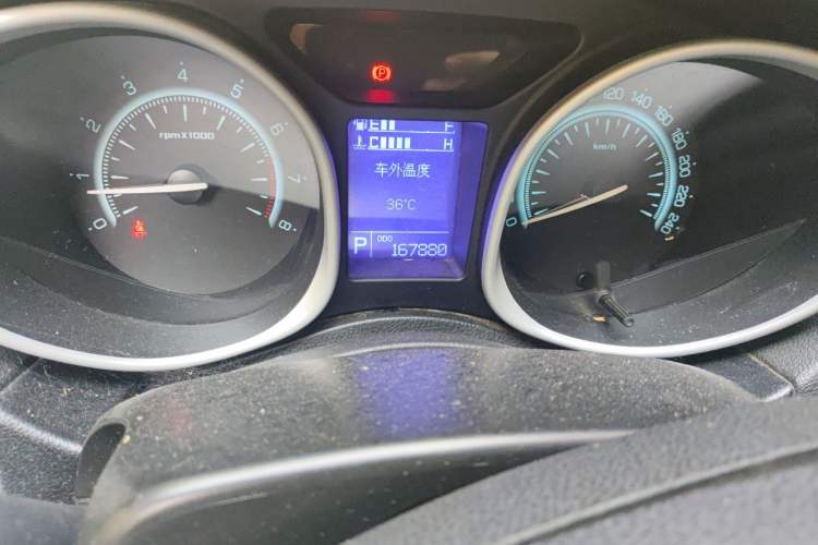 Used GAC Trumpchi GS5 2014 2.0L Automatic Two-Wheel Drive Anniversary Value Edition Odometer Close Up