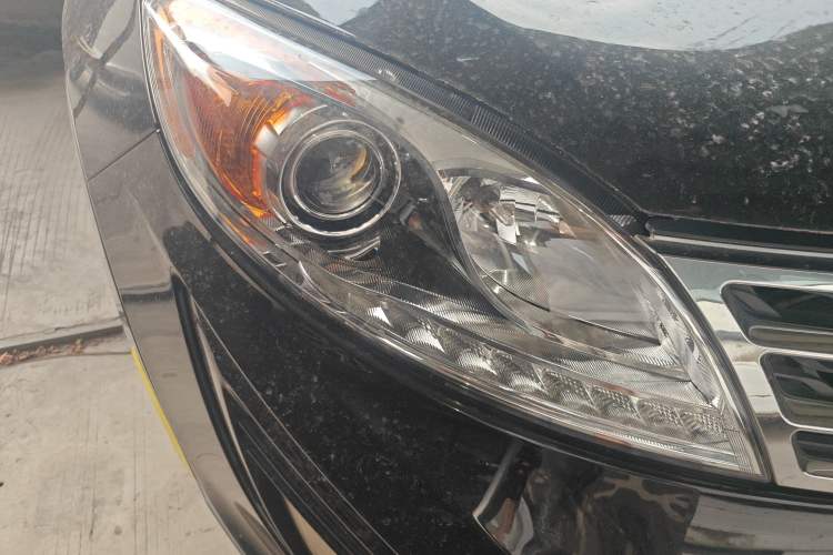 Used GAC Trumpchi GS5 2014 2.0L Automatic Two-Wheel Drive Deluxe Edition Right Front Headlight