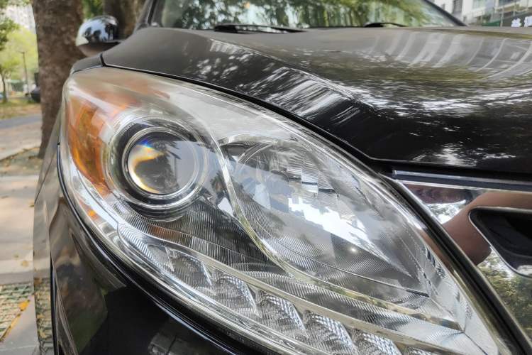Used GAC Trumpchi GS5 2014 1.8T Automatic Two-Wheel Drive Supreme Edition Right Front Headlight