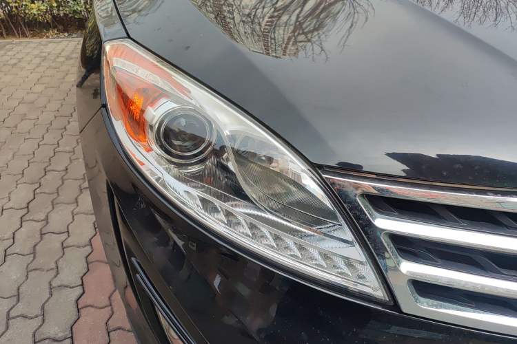 Used GAC Trumpchi GS5 2014 2.0L Automatic Two-Wheel Drive Anniversary Value Edition Right Front Headlight
