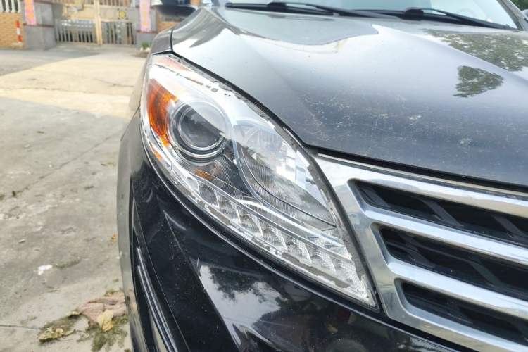 Used GAC Trumpchi GS5 2014 2.0L Automatic Two-Wheel Drive Anniversary Value Edition Right Front Headlight