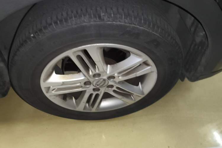 Used GAC Trumpchi GS5 2014 2.0L Automatic Two-Wheel Drive Anniversary Value Edition Right Front Wheel Hub