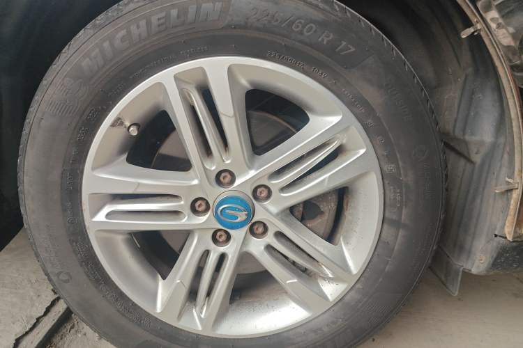 Used GAC Trumpchi GS5 2014 2.0L Automatic Two-Wheel Drive Deluxe Edition Right Front Wheel Hub