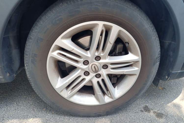 Used GAC Trumpchi GS5 2014 1.8T Automatic Two-Wheel Drive Supreme Edition Right Front Wheel Hub
