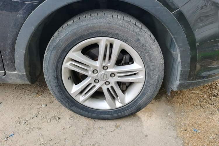Used GAC Trumpchi GS5 2014 2.0L Automatic Two-Wheel Drive Deluxe Edition Right Front Wheel Hub
